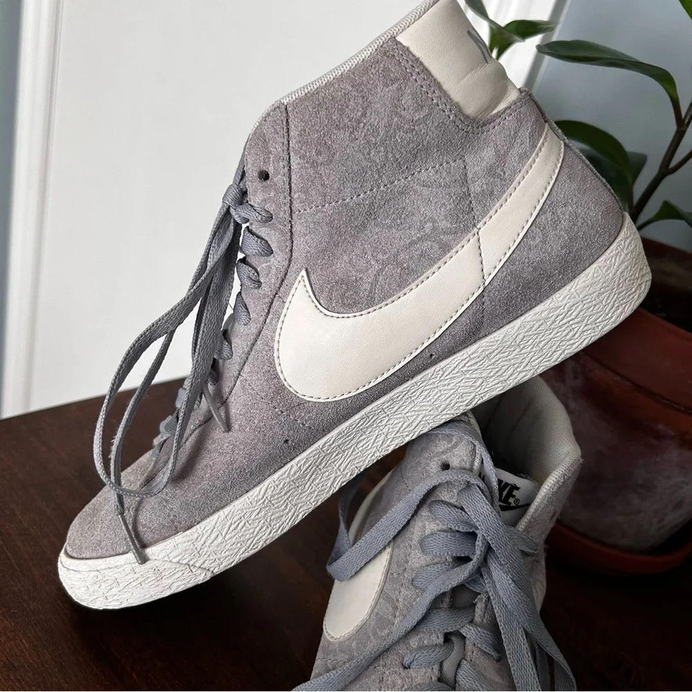 Nike Blazer Mid Premium Vintage
Wolf Grey Baroque, Genuine Suede, Unisex - Picture 3 of 16